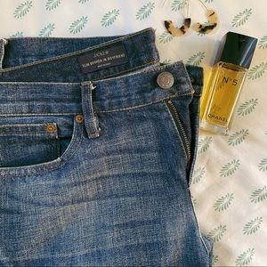 🍀J Crew Slim Broken In Boyfriend Jeans